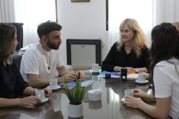 Reunión con representantes del CREA