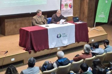 Actividad de Extensión: Prevención de enfermedades transmitidas por ectoparásitos en pequeños animales